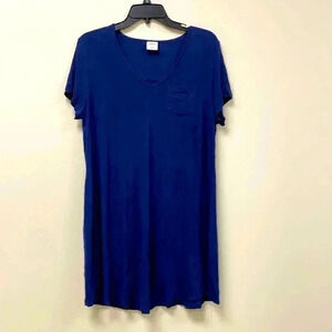 SOMA COOL NIGHTS navy blue sleep shirt.Front pocket medium soft cozy bed
